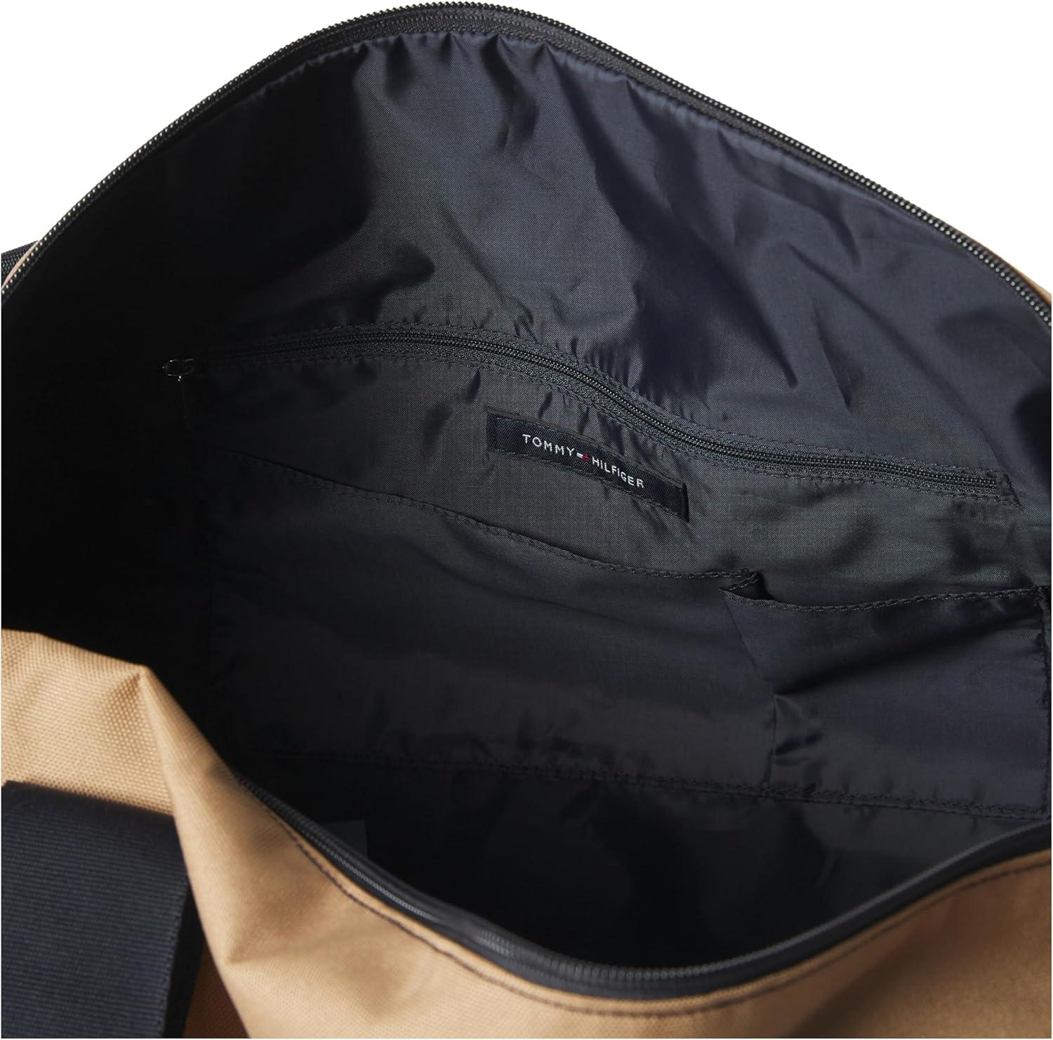 imageTommy Hilfiger Duffle Bag Patriot Colorblock Core NavyChili PepperMultiCountryside KhakiRougeNavy