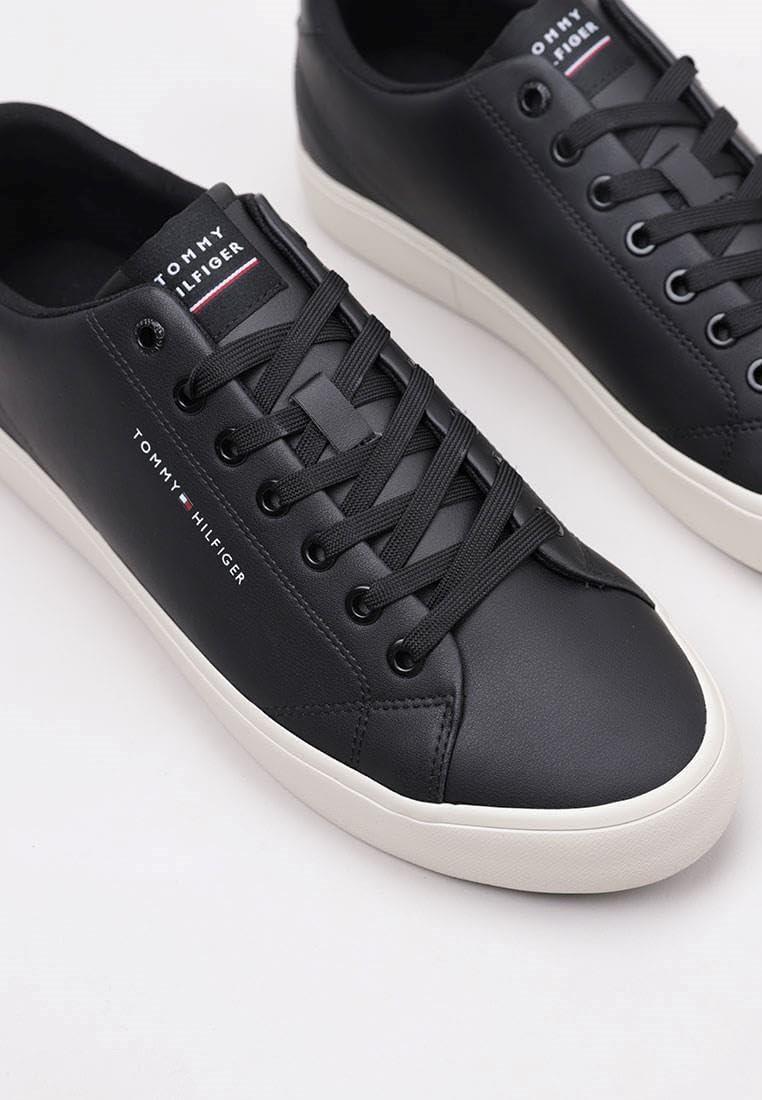 imageTommy Hilfiger Mens RezzBlack