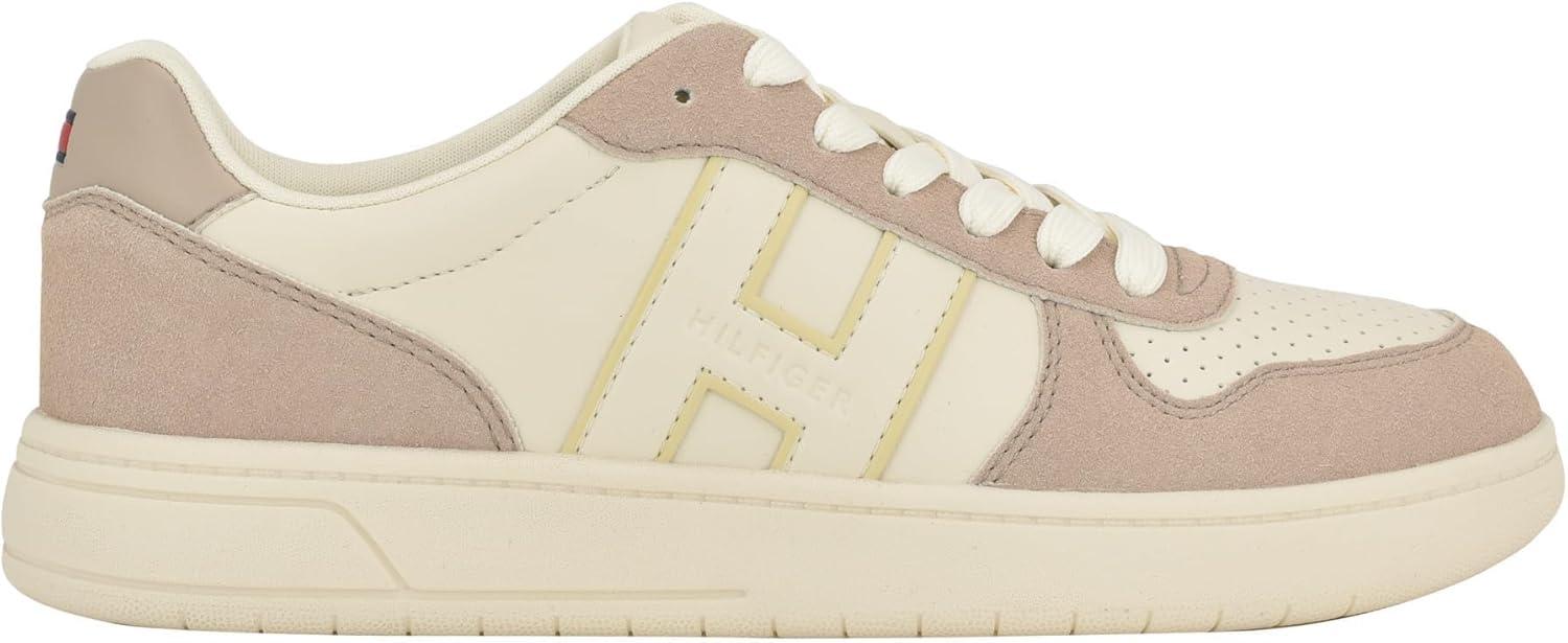 imageTommy Hilfiger Womens VenizTaupe