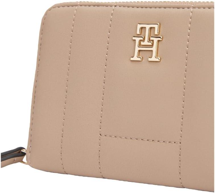 imageTommy Hilfiger Womens Zip WalletCOASTAL TAUPE