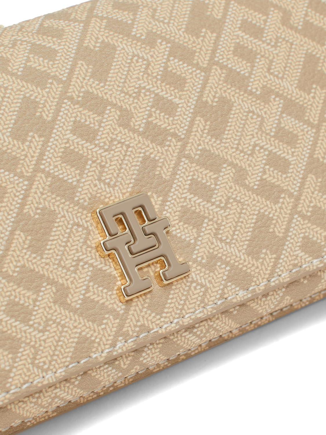 imageTommy Hilfiger womens Monogram Clutch With Removable ChainBeige