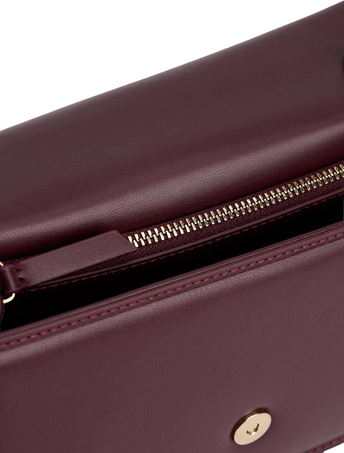 imageTommy Hilfiger Heritage Clutch with Wristlet and Removable Crossbody ChainMarzemino