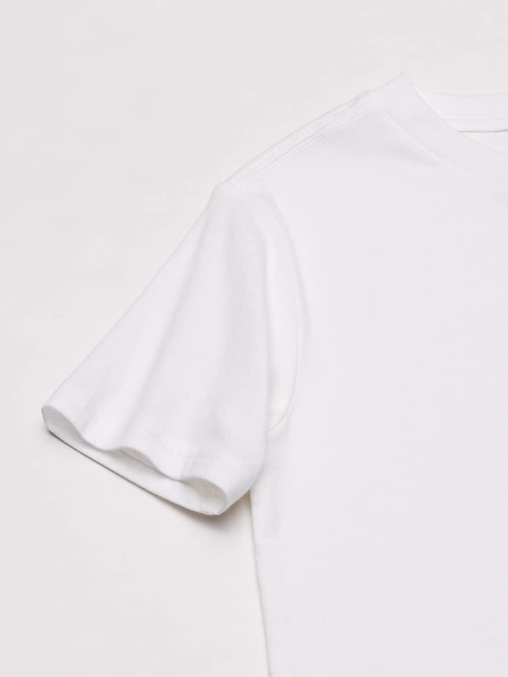 imageTommy Hilfiger Boys Short Sleeve Flag Solid VNeck TShirtClassic Bright White