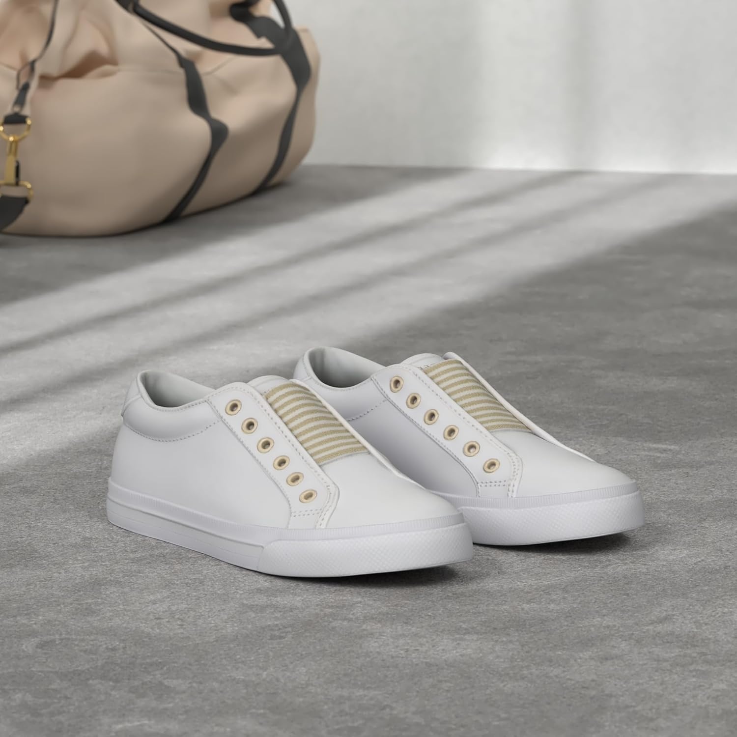 image:imageTommy Hilfiger Womens Laven SneakersWhiteGold Multi