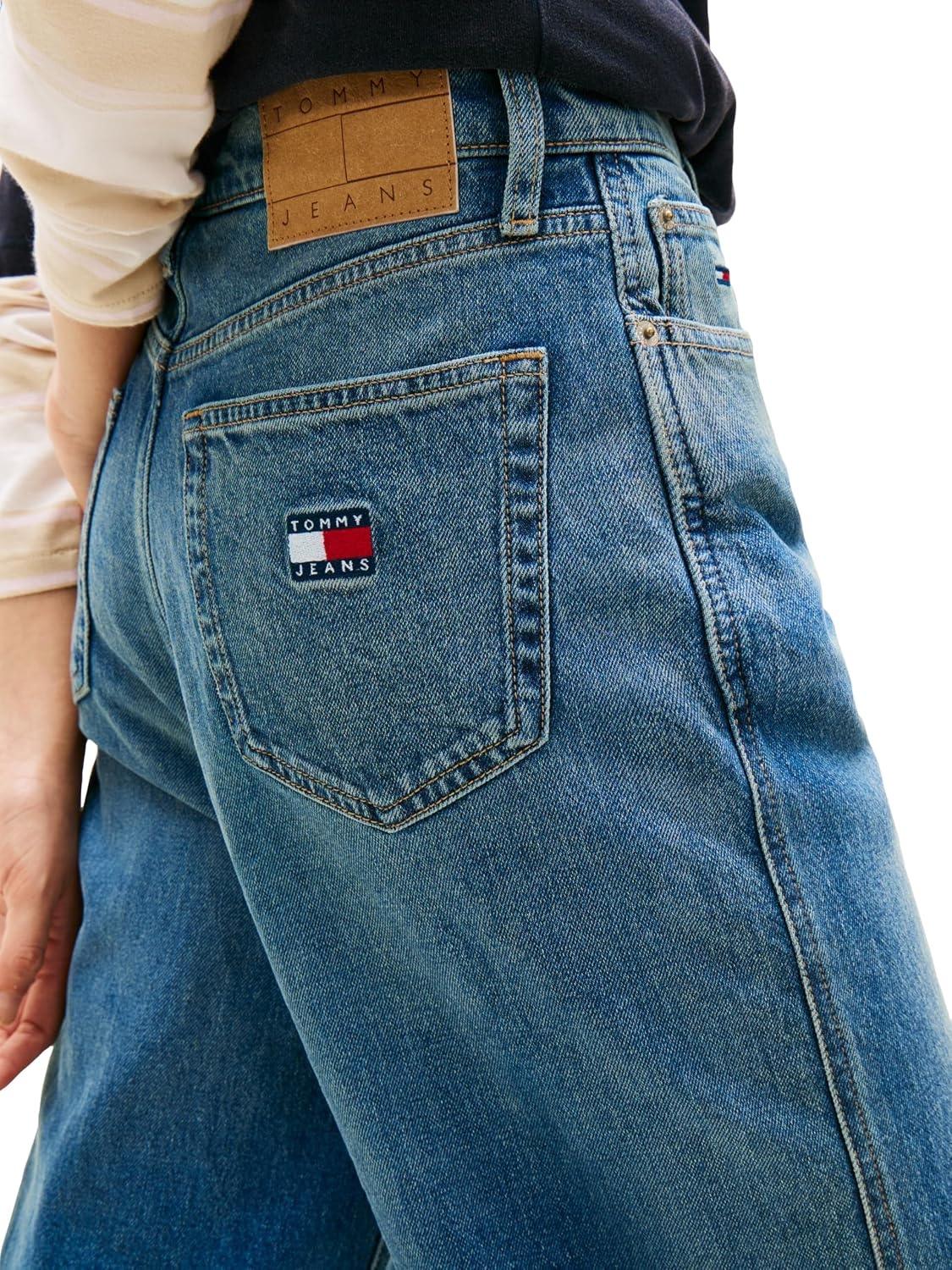 image:imageTommy Jeans Womens Claire High Rise Wide Leg JeansDenim Medium Wash