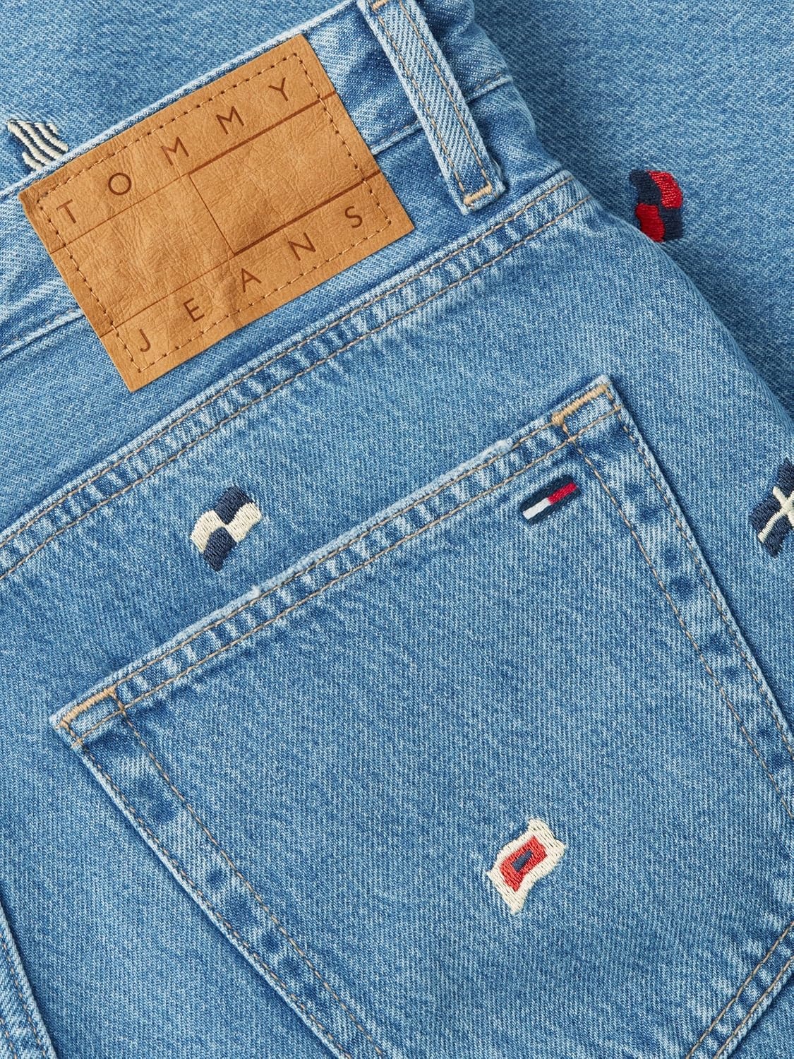 image:imageTommy Jeans Womens Layla High Rise Slim Straight JeansDenim MediumAoe
