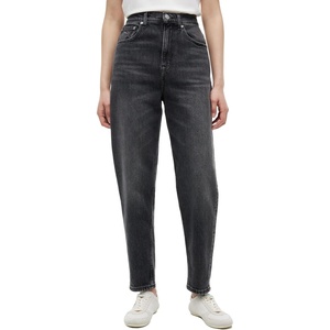Tommy Jeans Women’s High Rise Tapered Leg Mom Jeans(Denim Black)
