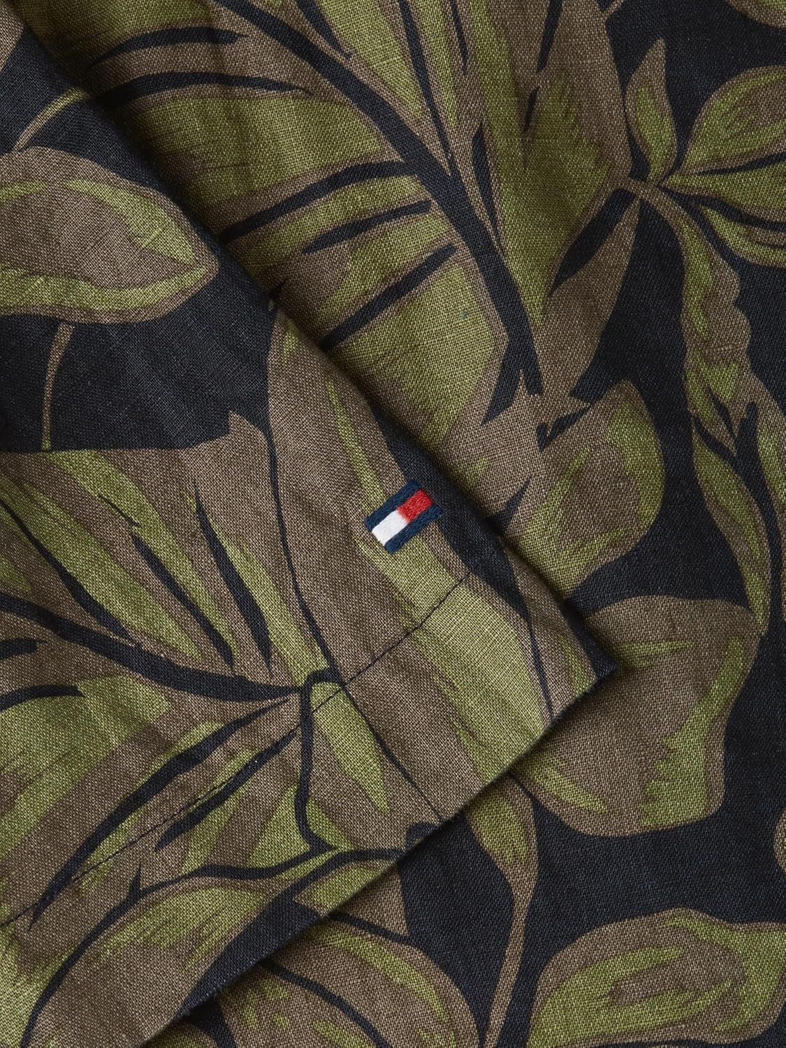 image:imageTommy Hilfiger Mens Short Sleeve Casual Linen Button Down Shirts in Regular FitDark Night Navy Allover
