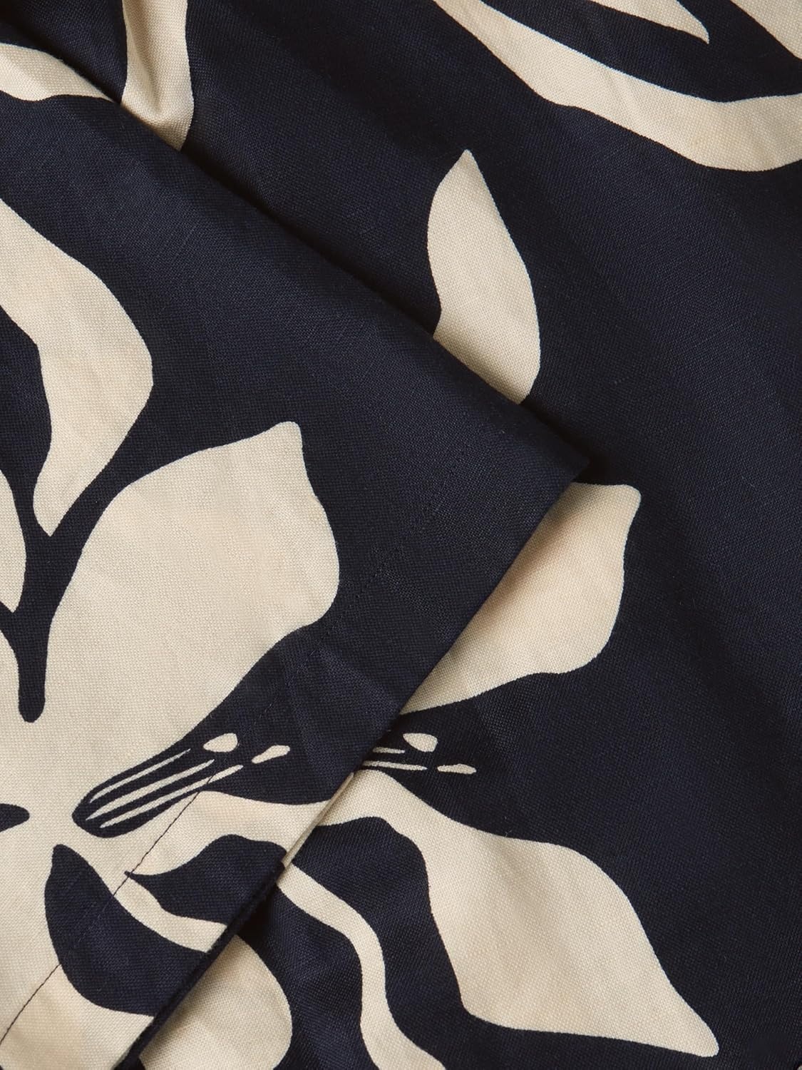 image:imageTommy Hilfiger Mens Short Sleeve Casual Linen Button Down Shirts in Regular FitDark Night Navy Cream