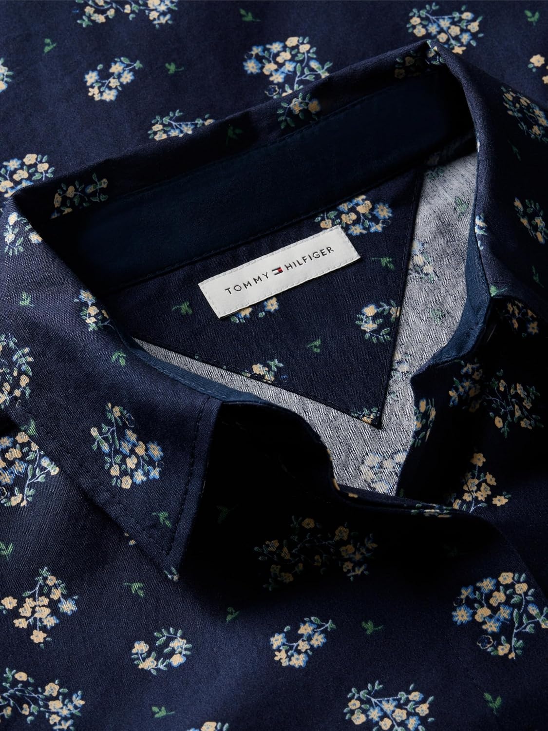 image:imageTommy Hilfiger Womens Cotton Poplin Long Sleeve Cropped Button Down Shirt in Regular Fit with Roll Up SleeveTraditional Floral Dark Blue